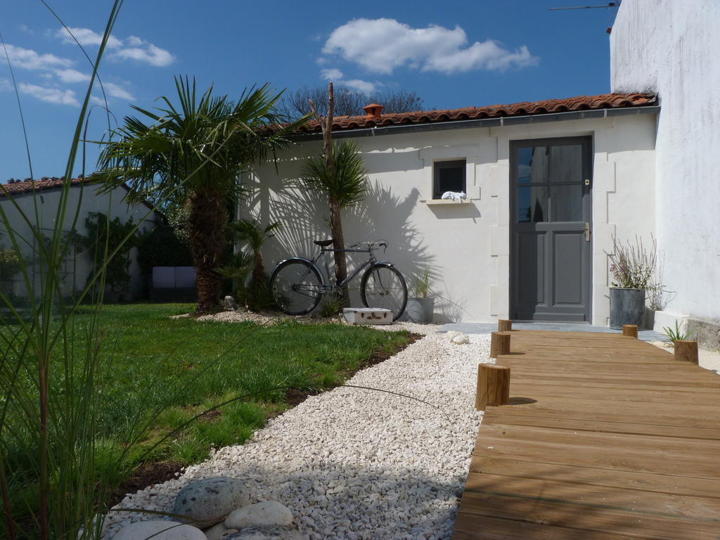 Les Persiennes Hotel Saintes Szoba fotó